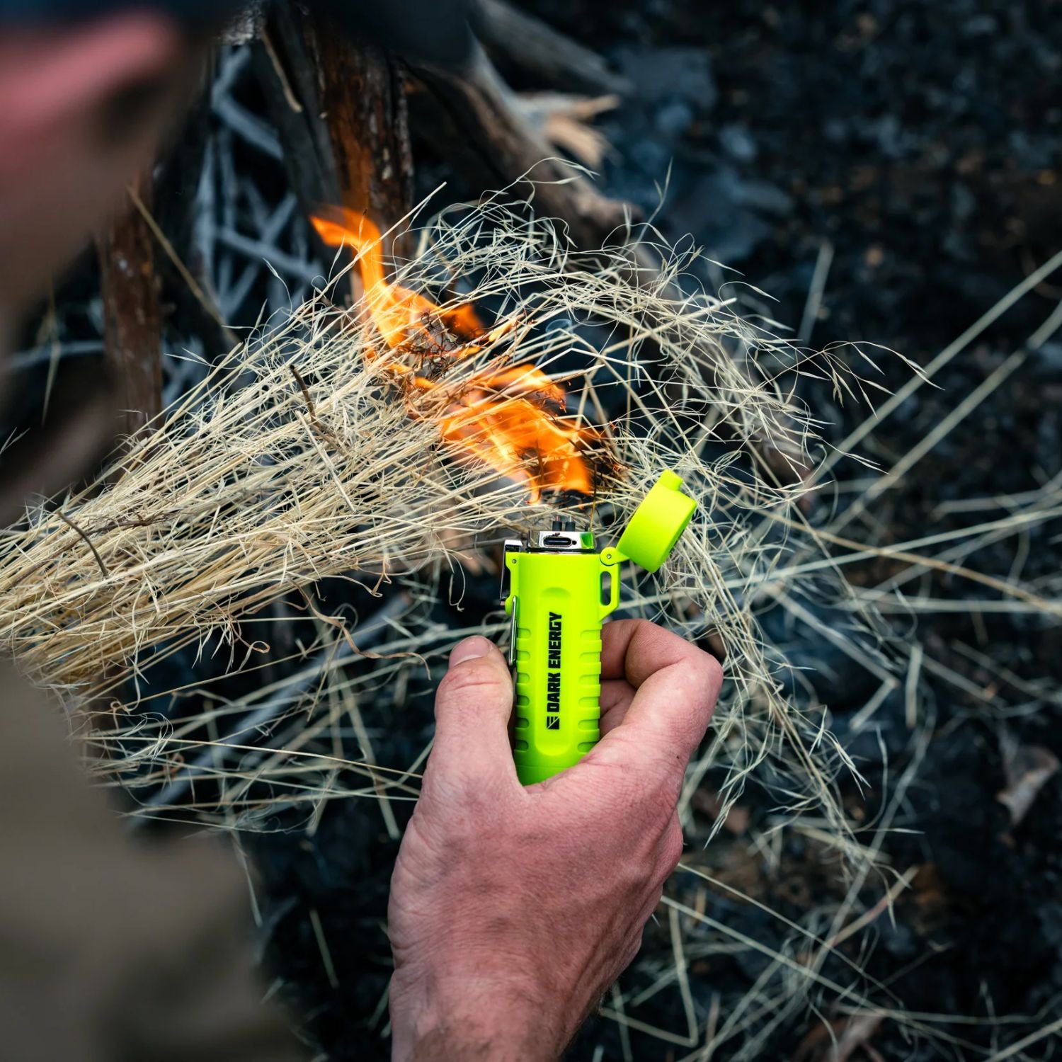 Dark Energy Plasma Lighter - Green igniting natural tinder