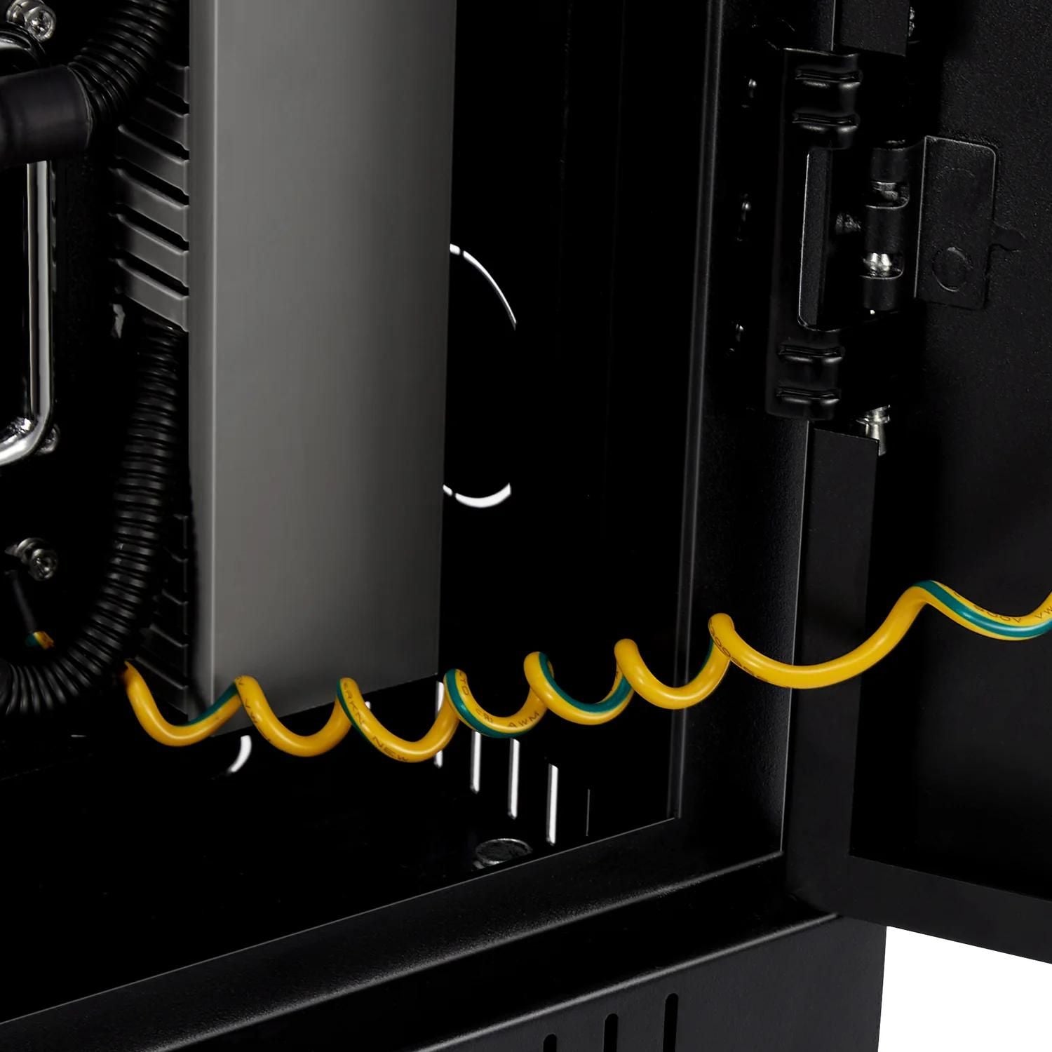 Solar ALPHA 5 PRO 51.2V close up cords