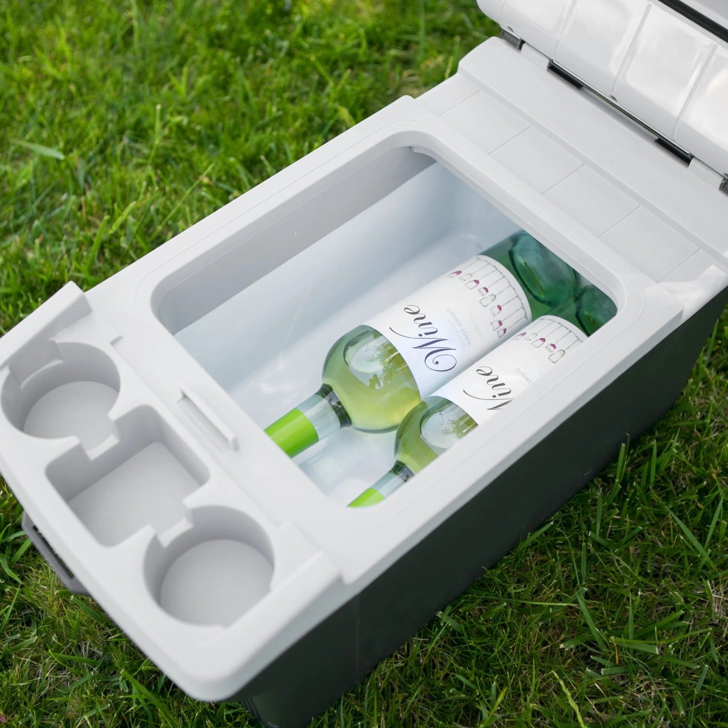 Wagan Tech 14 Liter Personal Fridge Or Warmer Filled With Drinks