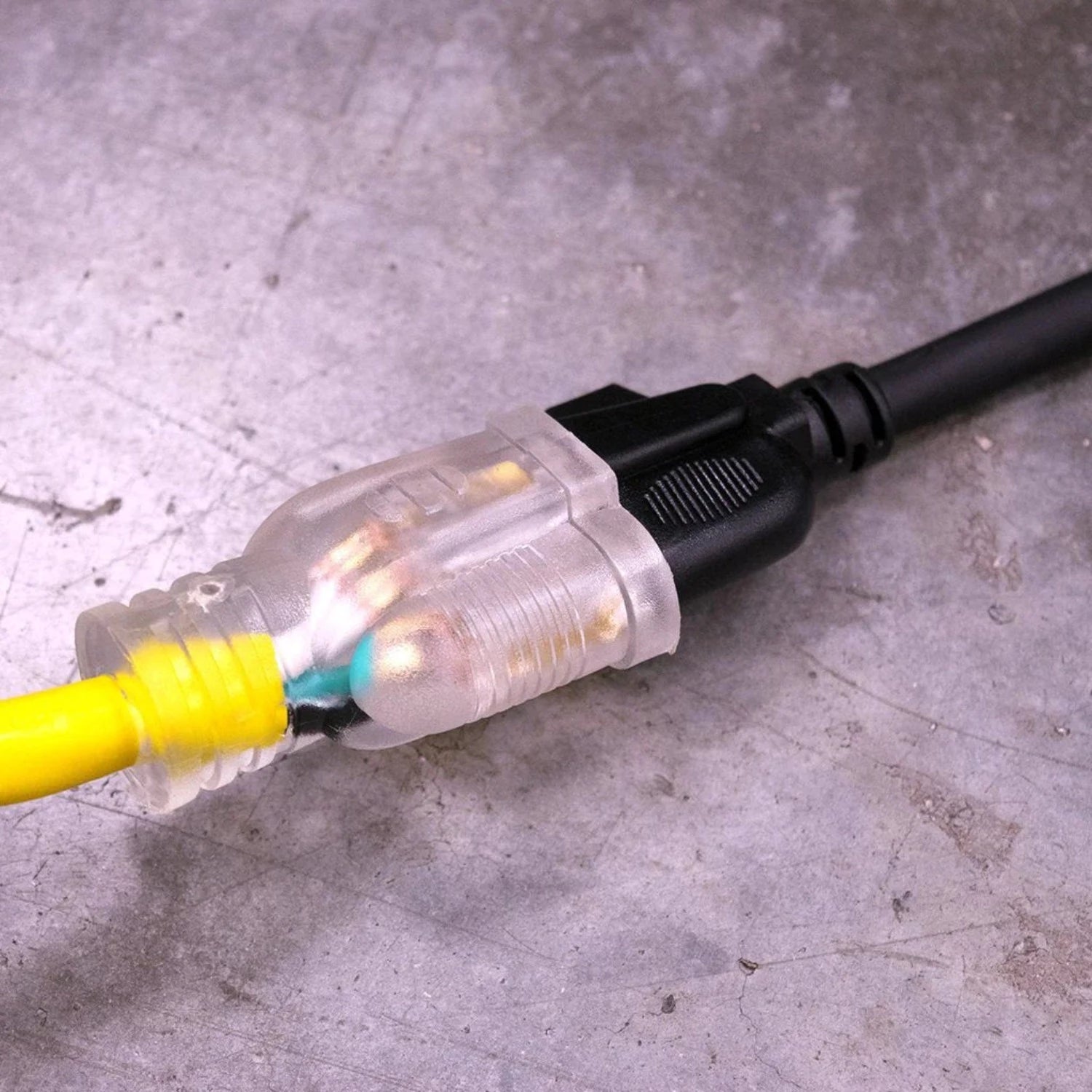 DuroMax 100-Foot 12 Gauge Single Tap Extension Power Cord