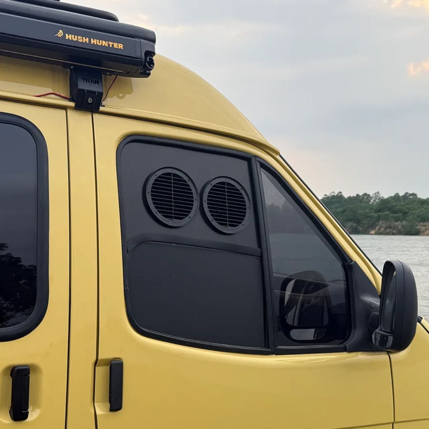 ZERO BREEZE Portable AC Window Venting Kit outside view