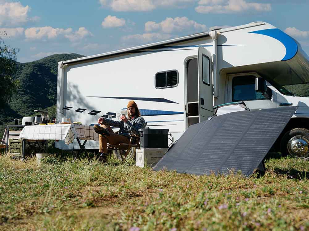 Charging the DELTA 2 Max With a Solar Panel Outside a RV