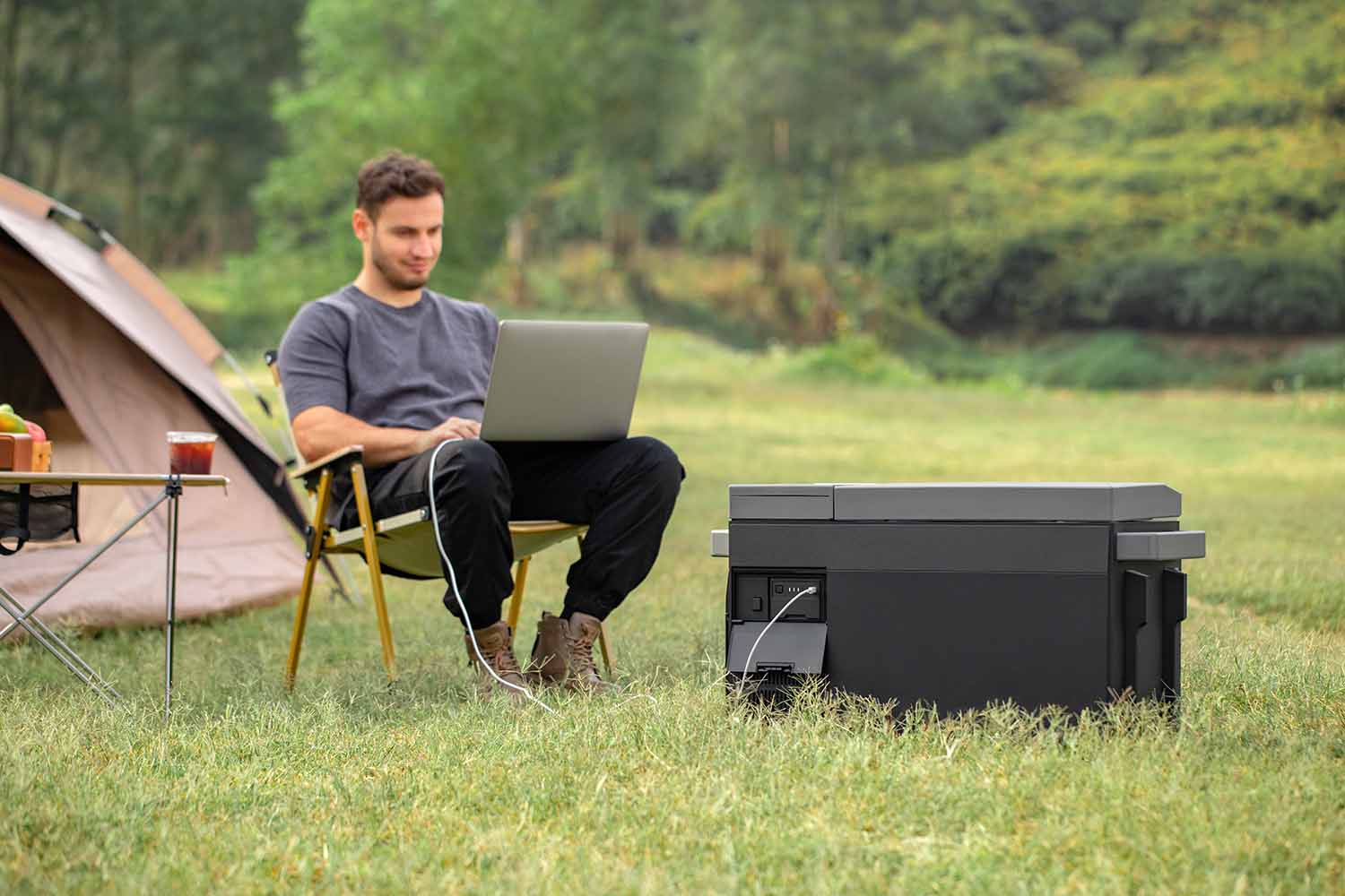 Connect Your Laptop To The GLACIER While Camping