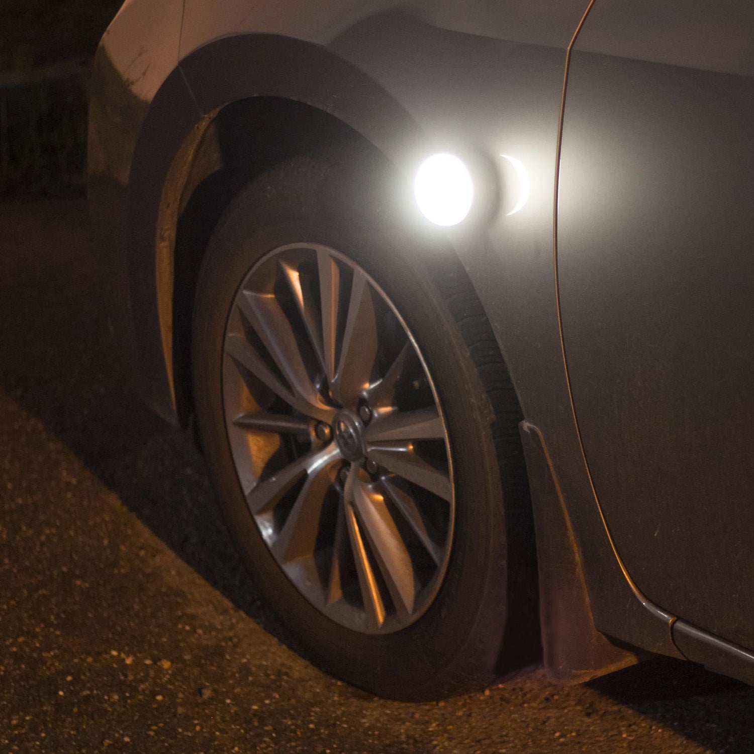 Wagan Brite-Nite Dome Lantern Lighting a Car Tire